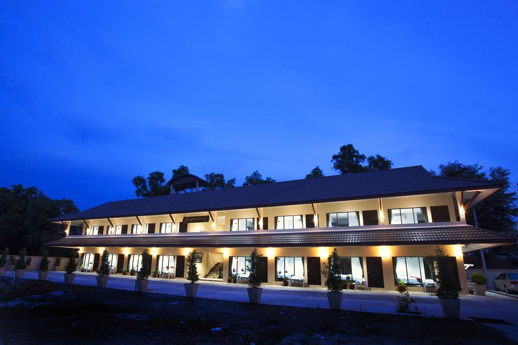 Hotel Baan Supannikar Nakhon Si Thammarat Exterior foto