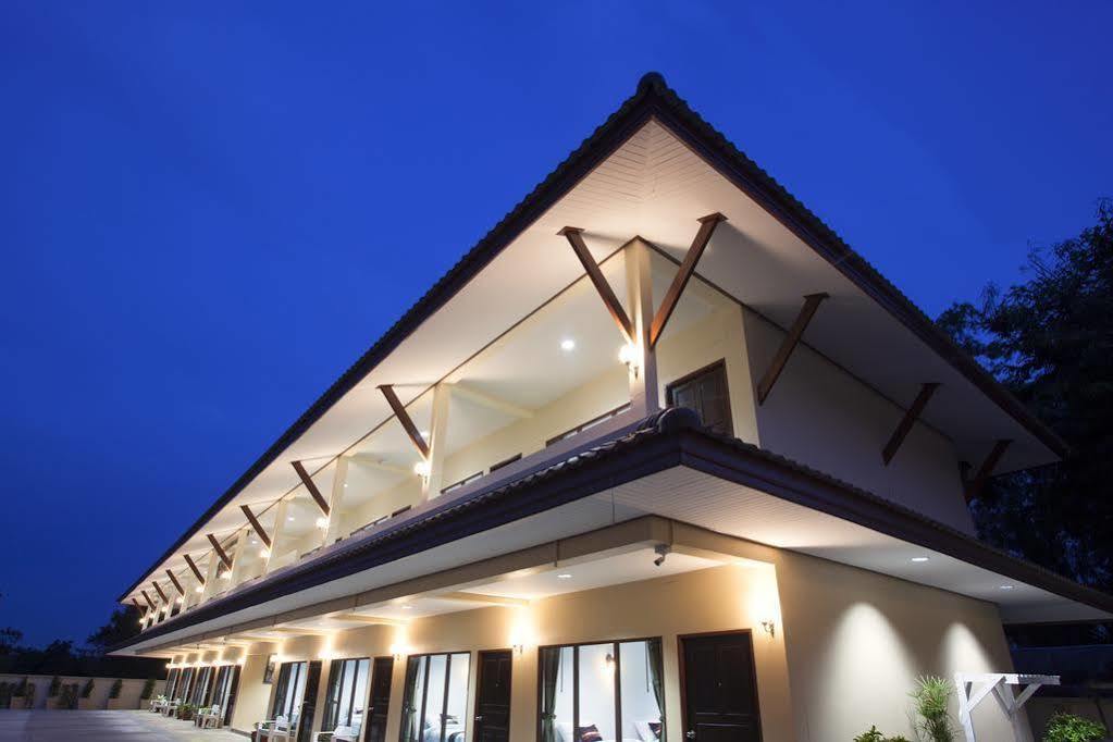 Hotel Baan Supannikar Nakhon Si Thammarat Exterior foto